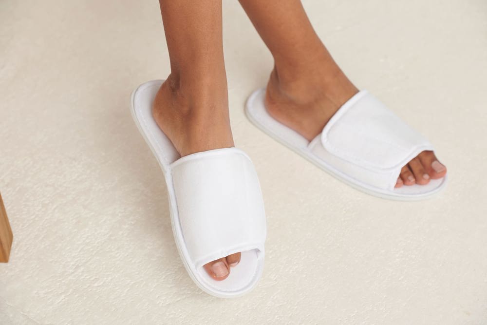 TC067 - Open Toe Slippers