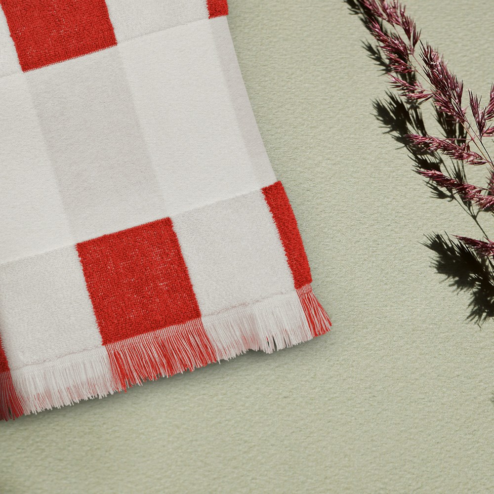 Amadeo Handdoek Gerecycled Katoen 450 grams EU - Rood